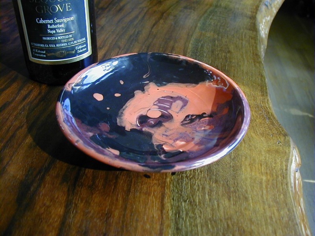 Red Black Dish